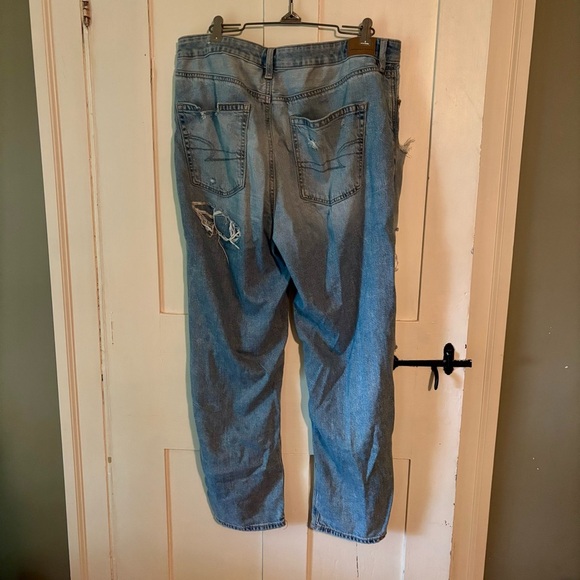Women’s American Eagle Distressed Light Blue Jeans Size 14 “Mom Straight Leg” - Picture 2 of 6